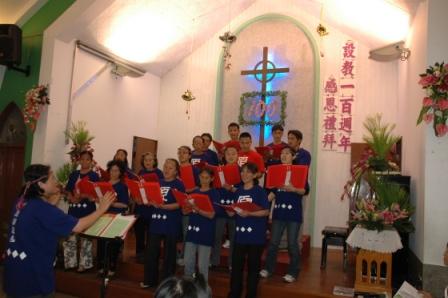 2010.04.18設教百週年聖樂觀摩會：來自南投靜觀姐妹教會聖歌隊獻唱