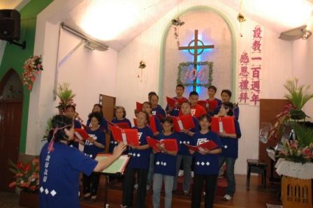 2010.04.18設教百週年聖樂觀摩會：來自南投靜觀姐妹教會聖歌隊獻唱(2)