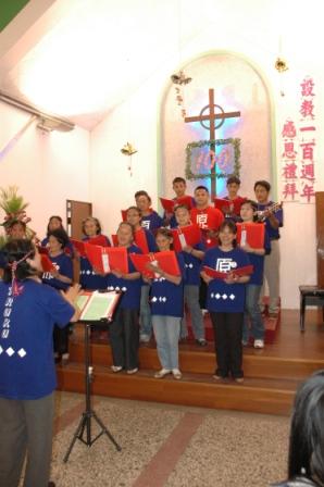 2010.04.18設教百週年聖樂觀摩會：來自南投靜觀姐妹教會聖歌隊獻唱(3)