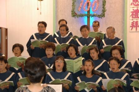 2010.04.18設教百週年聖樂觀摩會：烏日教會聖歌隊獻唱
