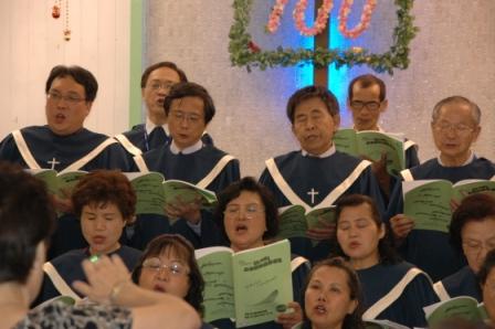 2010.04.18設教百週年聖樂觀摩會：烏日教會聖歌隊獻唱(3)